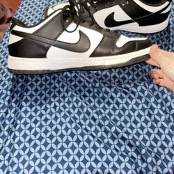 Nike Panda Dunks Low