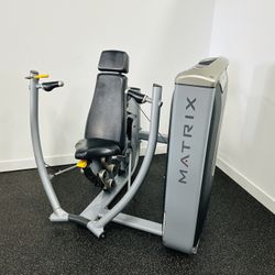 Matrix G7 Series Commercial Chest Press Machine - Gym Equipment - Workout