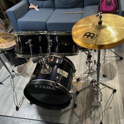 Tama 5-piece drum Set.     