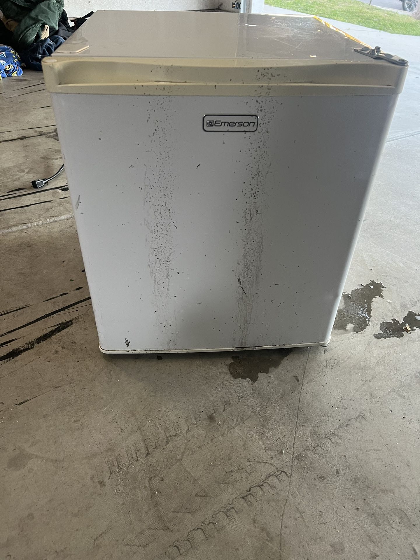 Emerson Mini Fridge