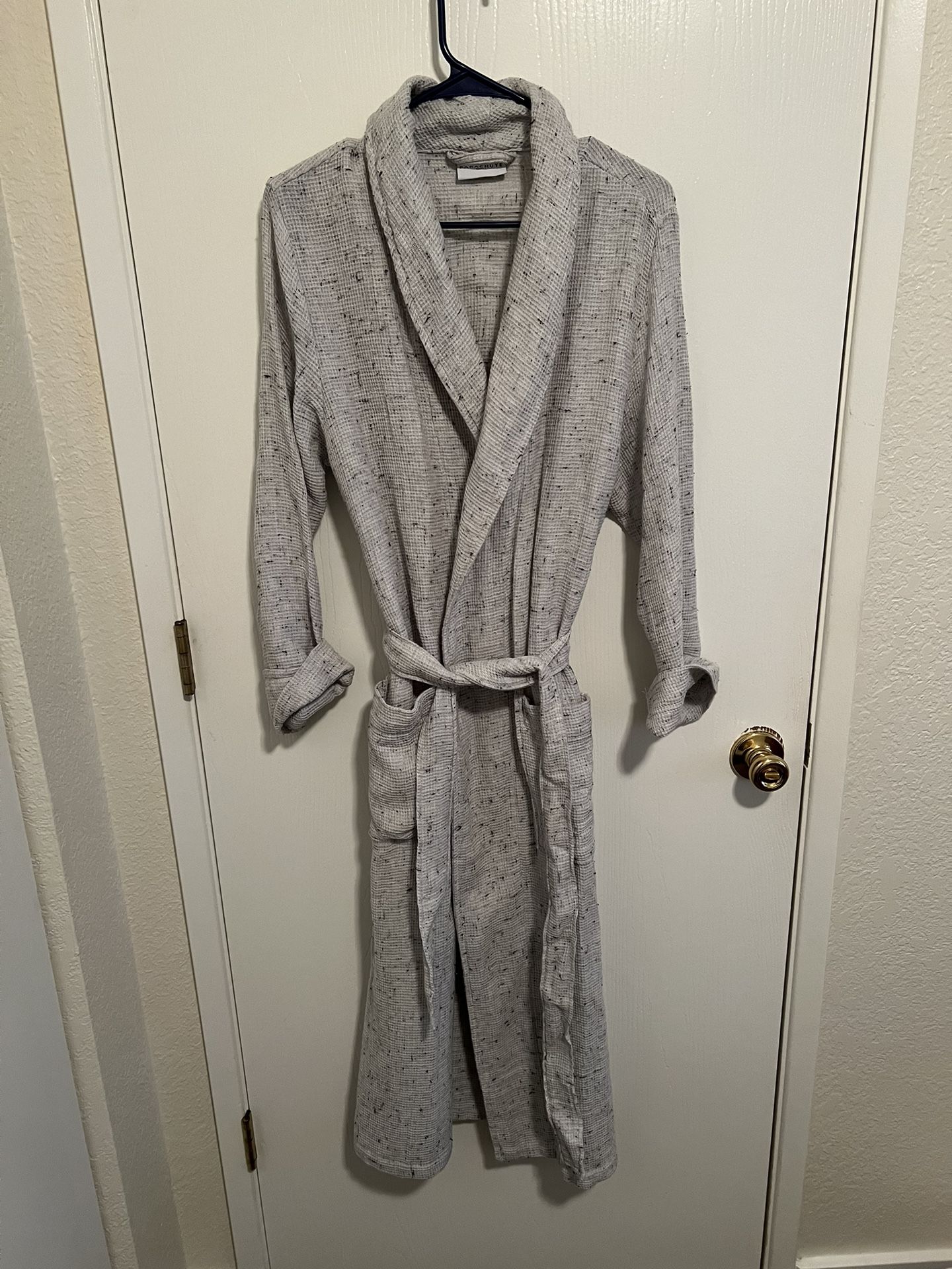 New Women’s Robe Size Small Parachute Brand