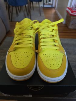 Jordan 1 Low
Yellow Strike (Women's)