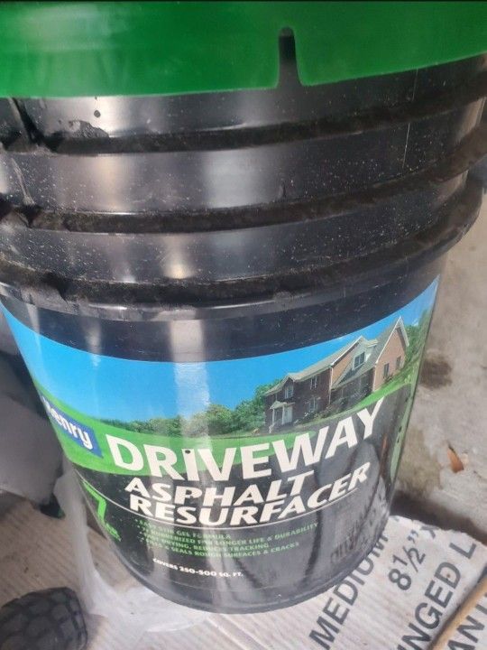Henrys 5 Gallon Asphalt Driveway Sealer