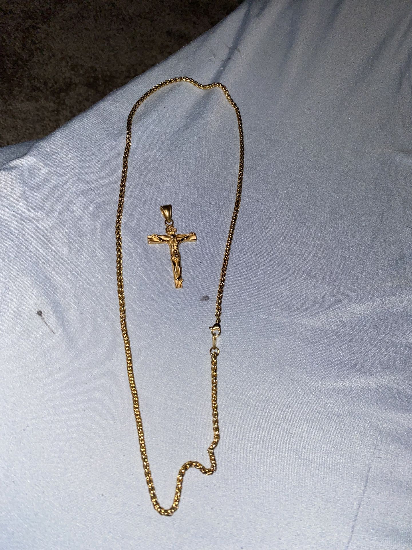 18k gold plated chain with a cross