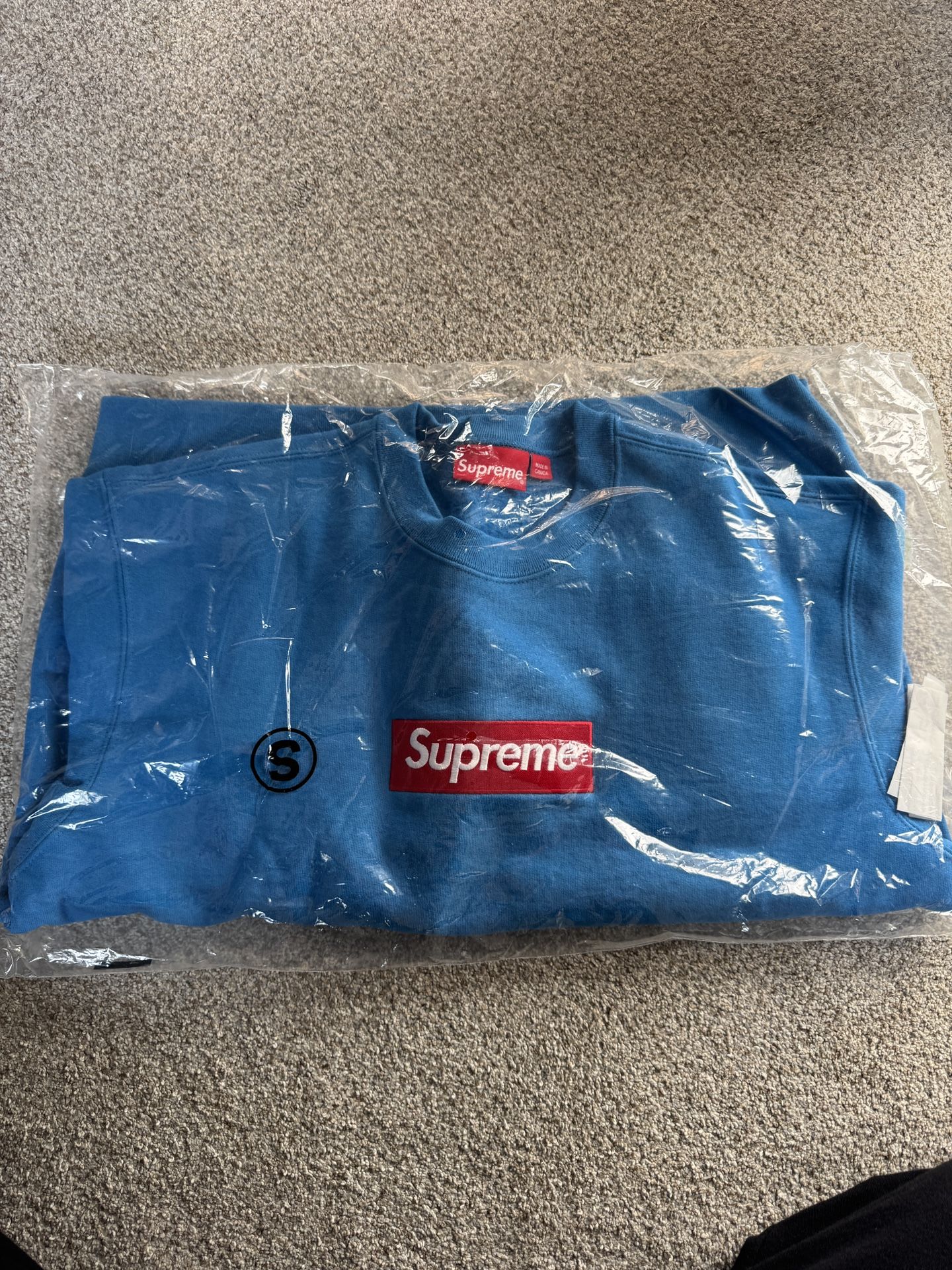 Supreme Box Logo Crewneck Sweatshirt FW22 Blue Cyan Small Jordan Nike Cactus Jack Travis Black Cat