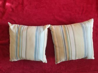 2 waterproof outdoor pillows 