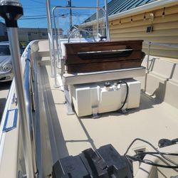  17 foot Boston Whaler Montauk