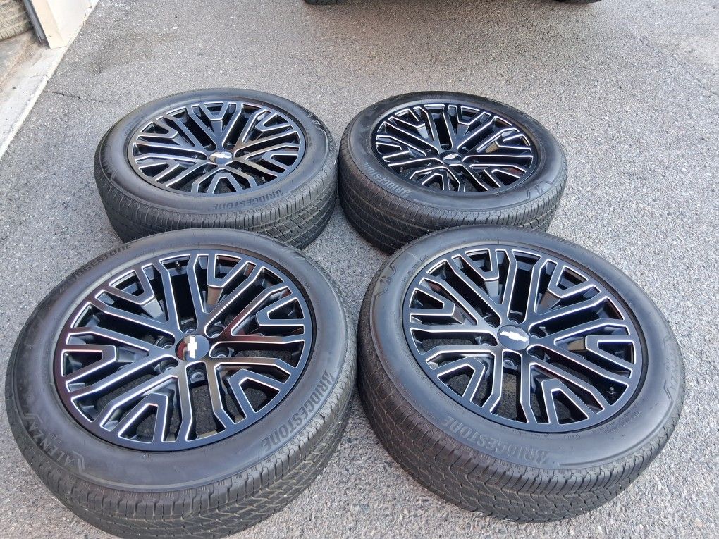 2025 NEW OEM ORIGINAL TAKEOFFS CHEVY SILVERADO HIGH COUNTRY 22 INCH TIRES BRIDGESTONE 99 % DOT 3124 $ 2299 