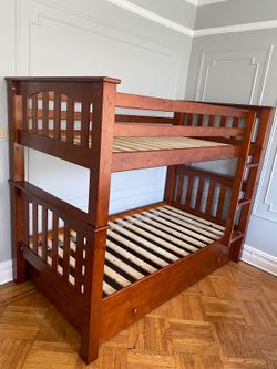 Berkley jensen twin store bunk bed