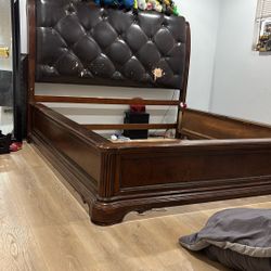 FREEE King Size Bed Frame