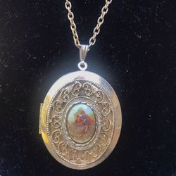 Vintage cameo locket necklace