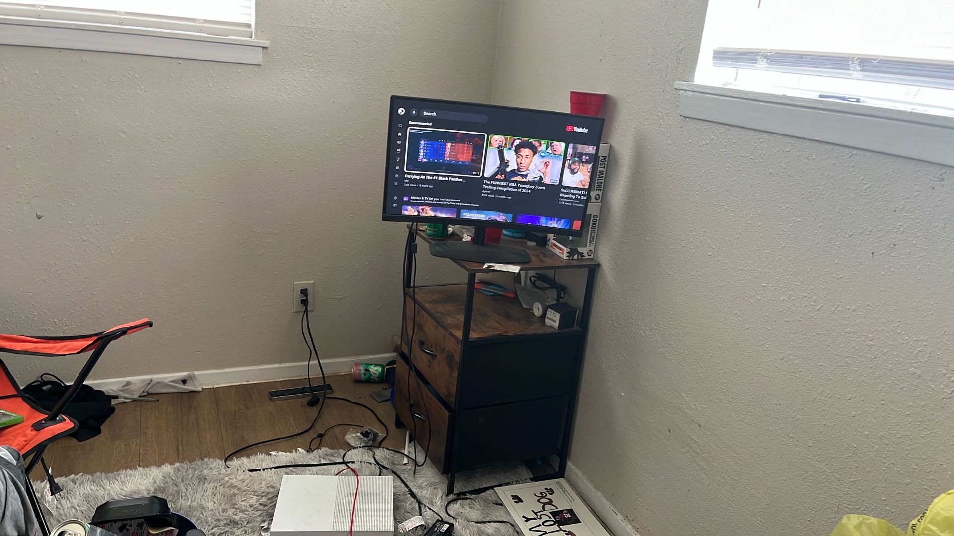 Xbox One With 26 Inch Scepter Monitor With Controllers