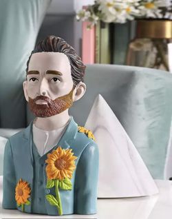 Decoration Sculpture Sketch /  European Figurine