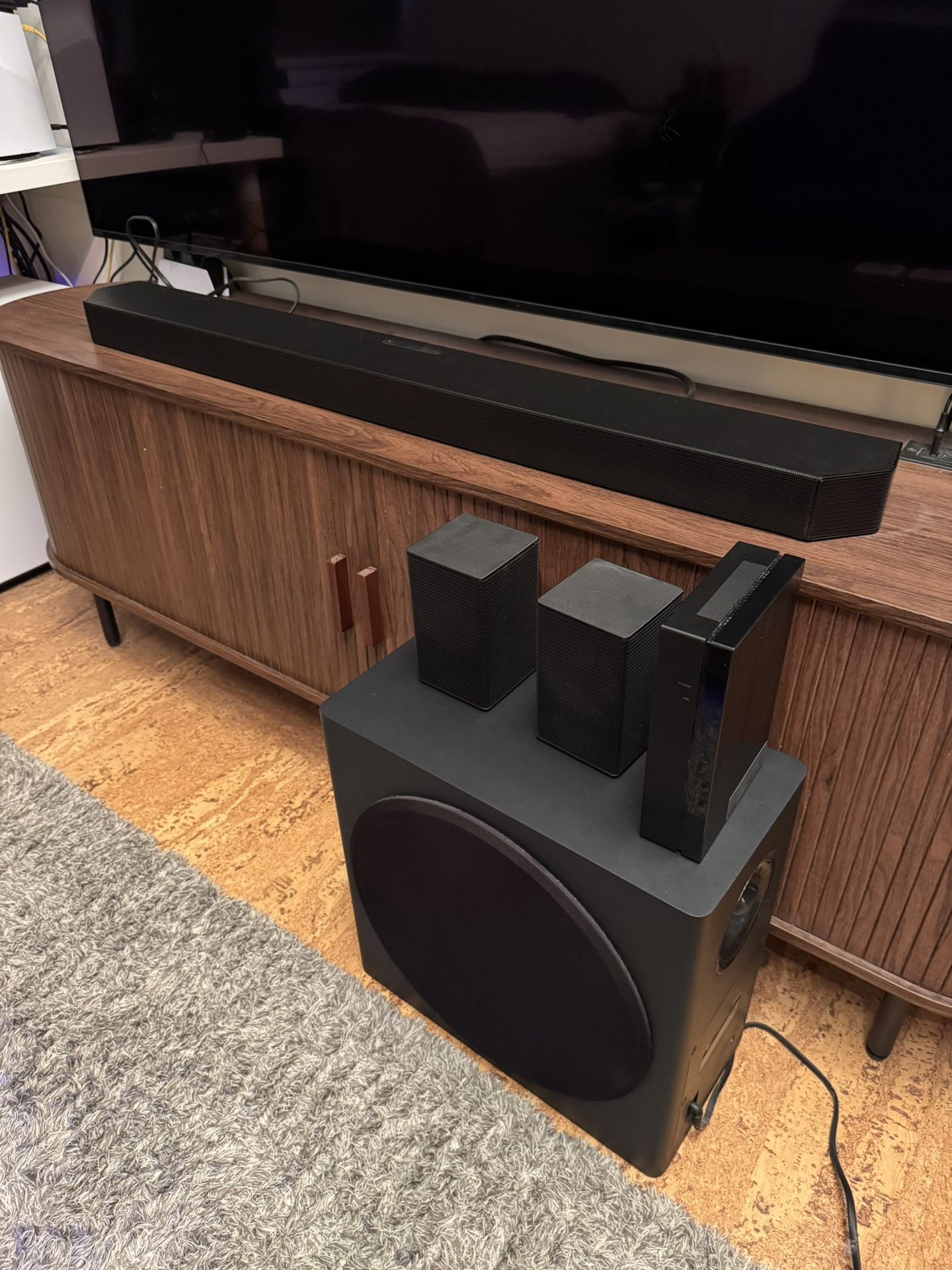 Samsung Q850D Surround Sound System