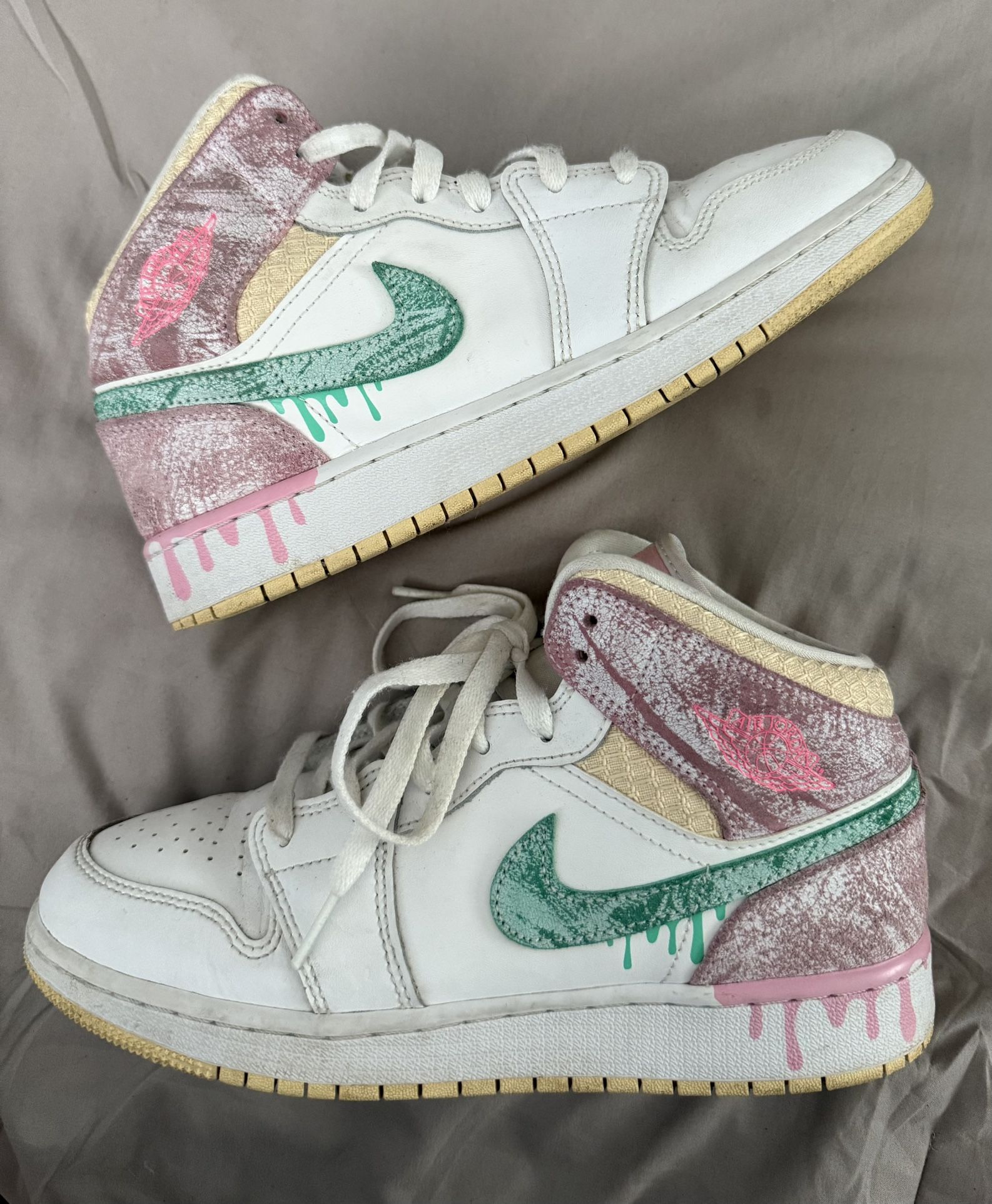 Kids Nike Jordan 1 Mid Paint Drip  Sz 6.5Y
