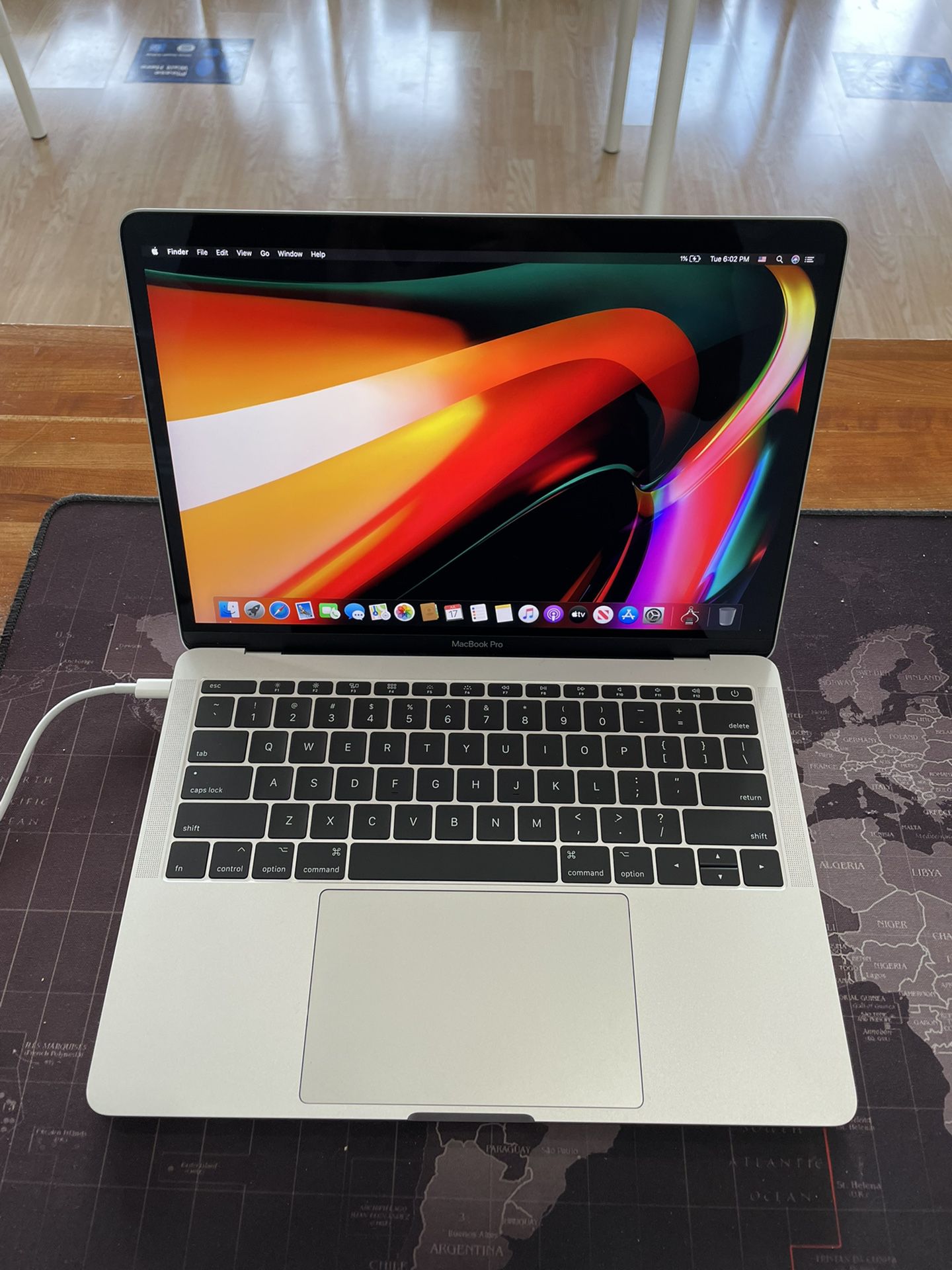 Apple MacBook Pro 2017 13” -APPLE REFURBISHED -NEW BATTERY 🔋