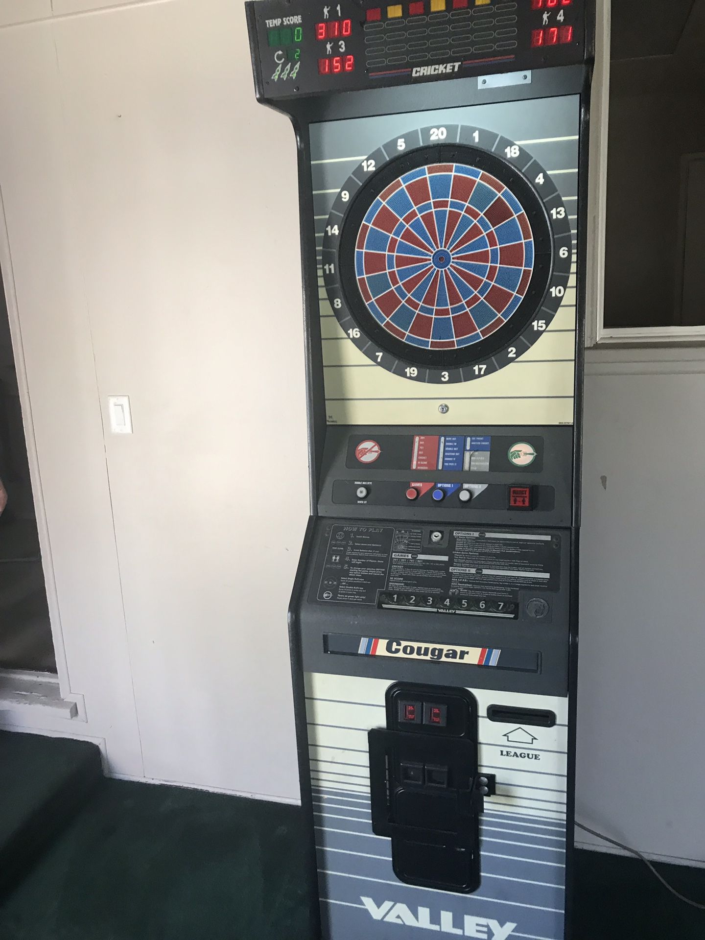 VALLEY ELECTRONIC DART BOARD