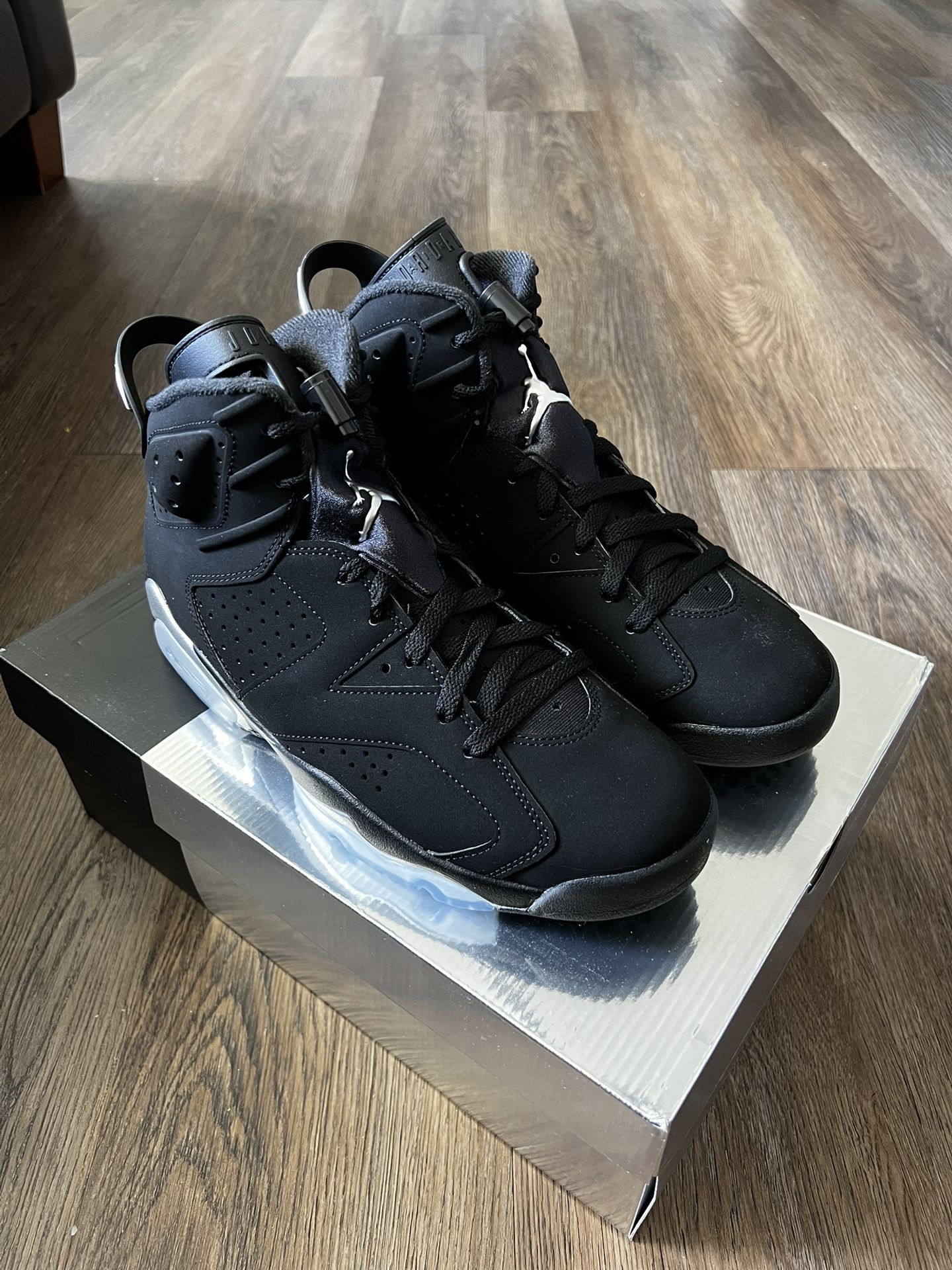 Air Jordan 6 Retro “CHROME” 🪩