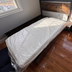 Brand New Twin Size Memory Foam Mattress 