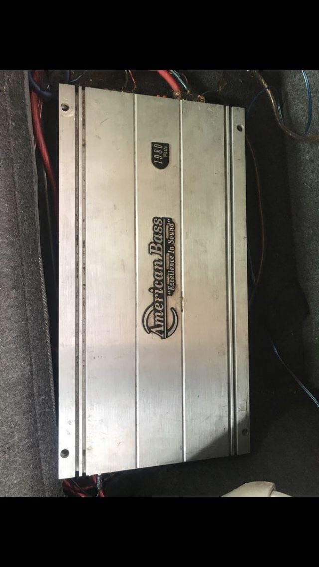 2500 watt American bass amp 250