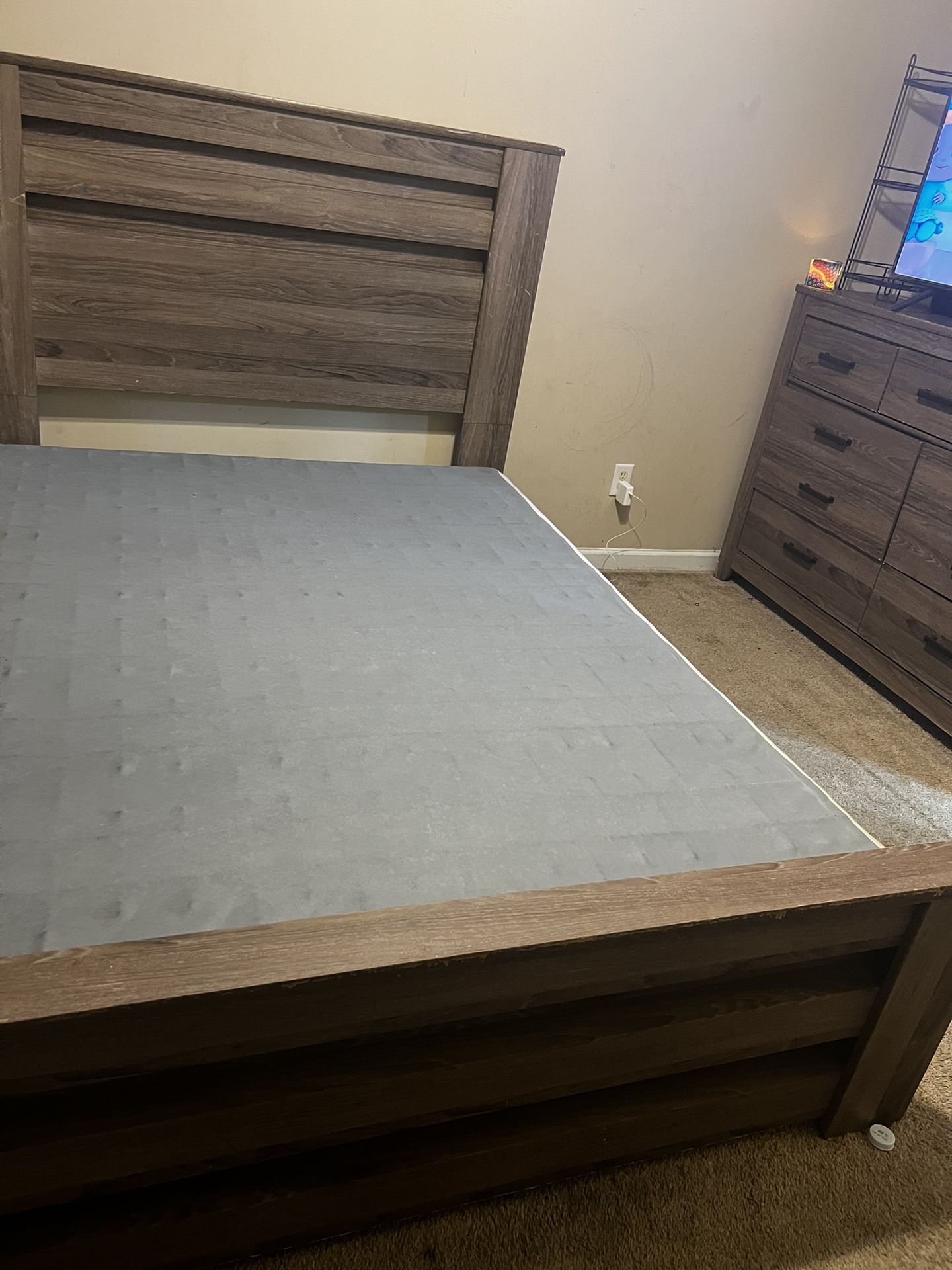 🚨Queen Bedroom Set – Must Go ASAP!🚨