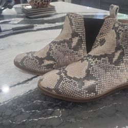 New Lucky Brand Snake Print Boot Size 7.5