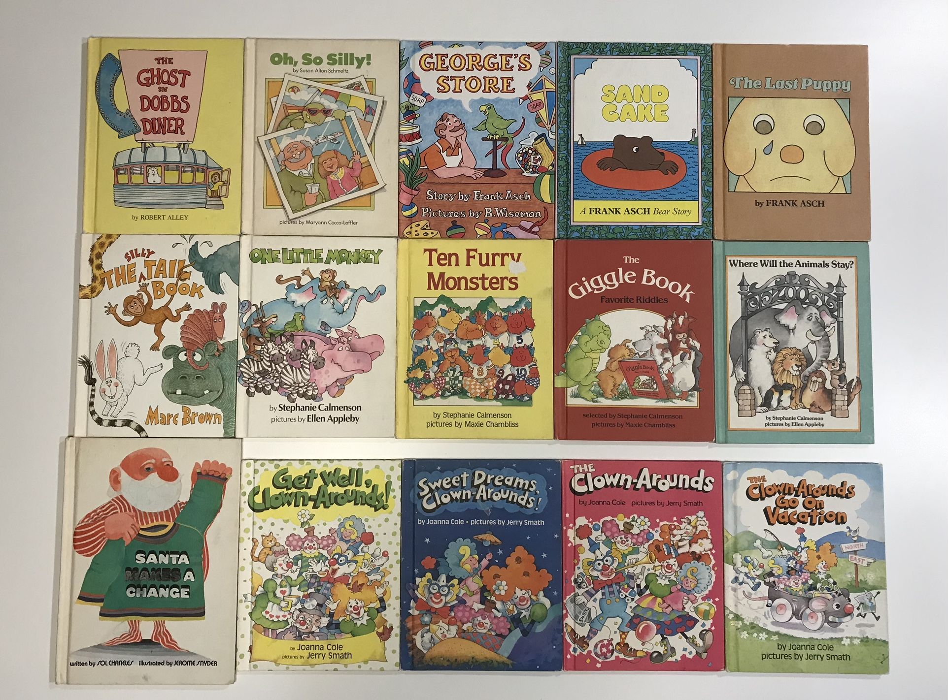 Huge Lot of 134 Vintage Children’s Books -- Weekly Reader Children’s Book Club