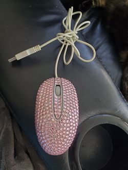 Pink computer mouse