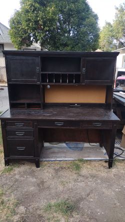 Desk with shelves