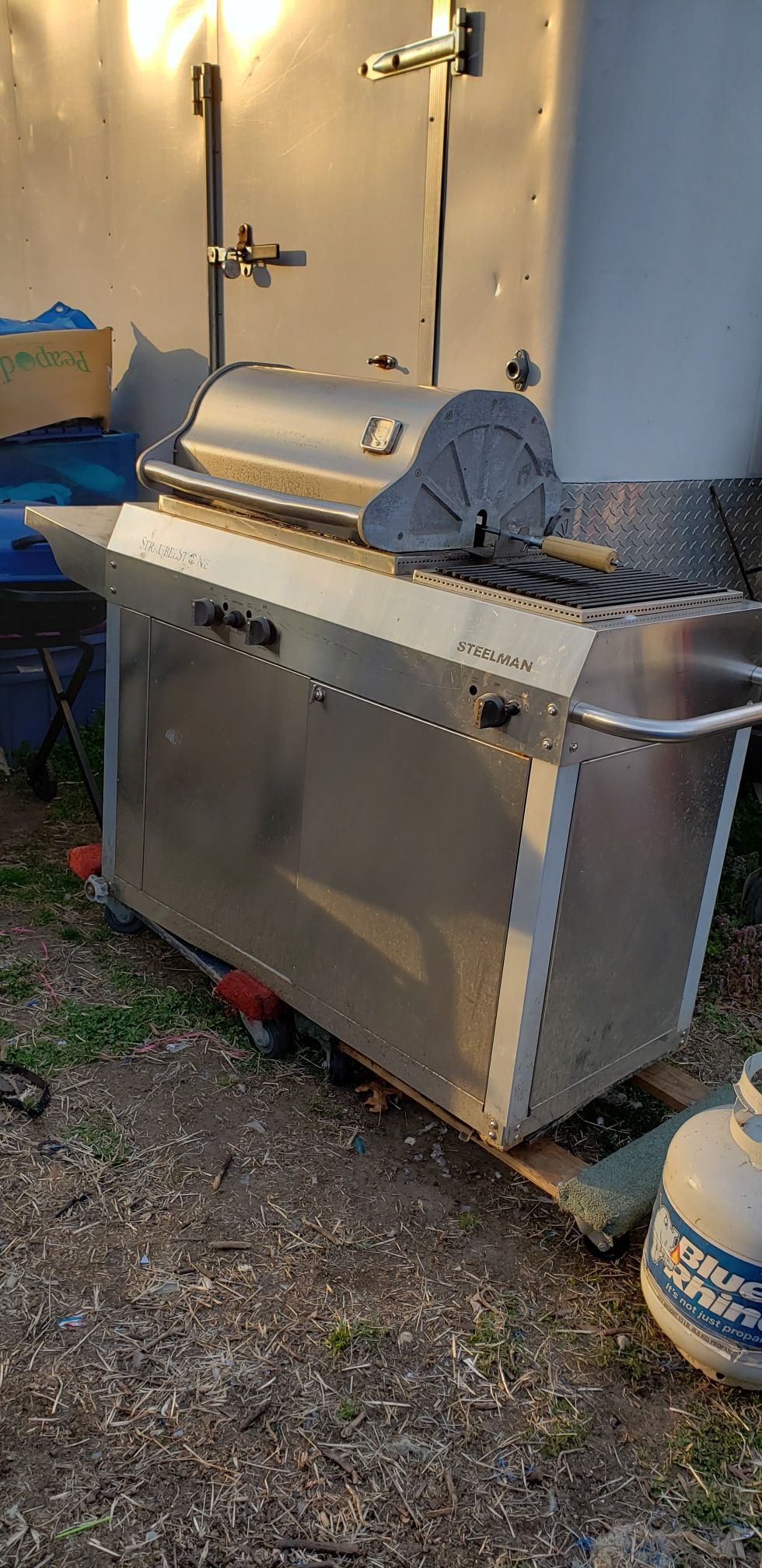 StraubelStone Steelman BBQ Grill Elite