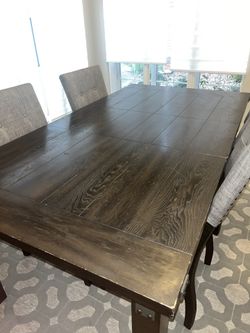 Dinning Table And Chairs