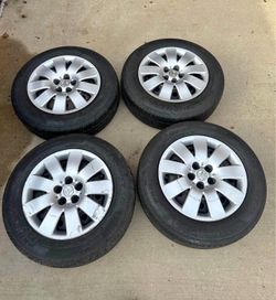 4 Toyota 195/65 R15 Wheels with Continental Tires