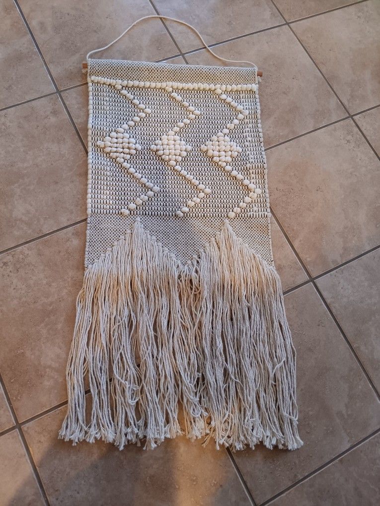 $14 Macrame Wall Hanging. Looks Like New. 16 1/2"x 34"
