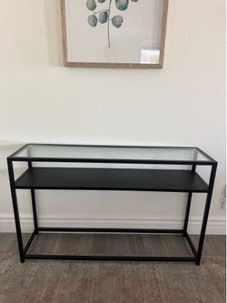 Entry way table