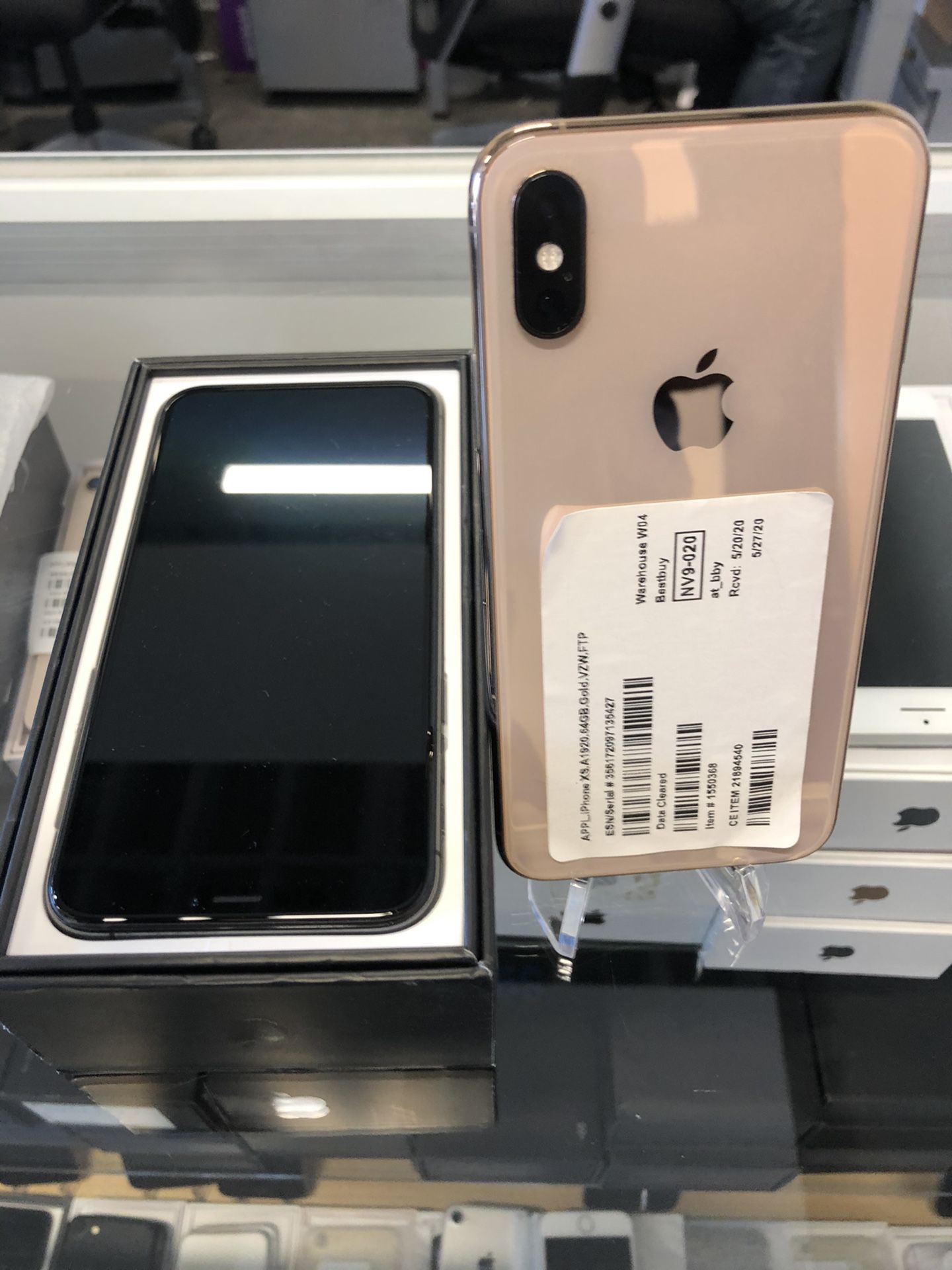 Apple iPhone XS 64GB unlocked $449-$569