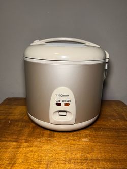 Zojirushi 10 Cups Automatic Rice Cooker And Warmer Champagne Gold NS-RNC18A