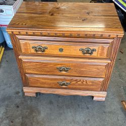 Small 3-drawer Dresser