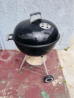 Weber 22 in. Original Kettle Charcoal Grill Black **will include charcoal & lighter fluid**