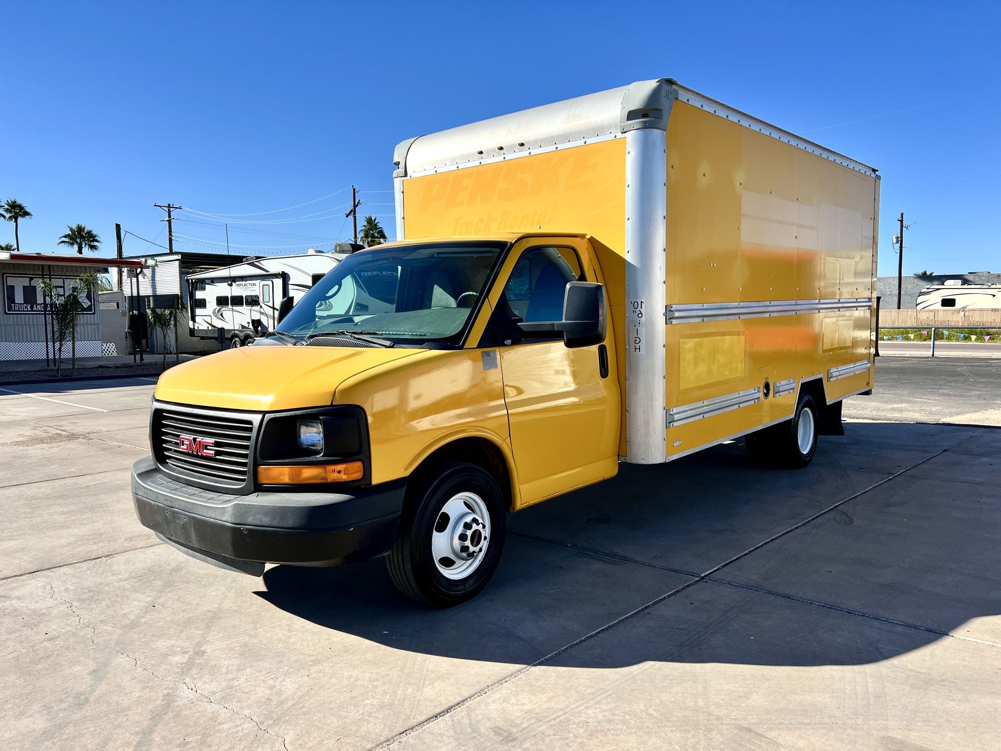 2014 GMC Savana 3500HD Cutaway