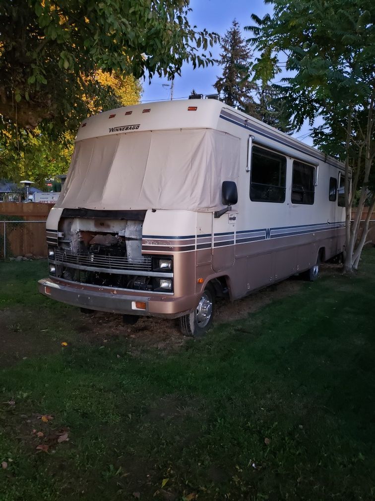 89 Winnebago Rv 89 Winnebago Super Chief for Sale in Tacoma, WA - OfferUp