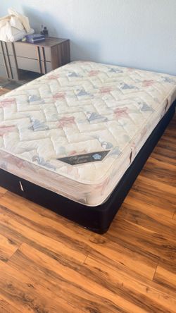 Full Size Mattress + Box Spring - Keystone