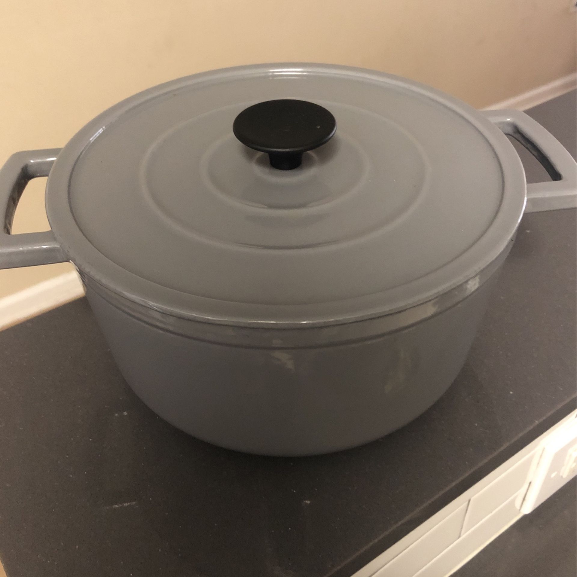 Threshold 5qt Cast Iron Dutch Oven