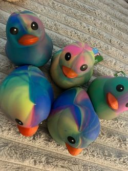 Squeezy Tie Dye Duck Squishy