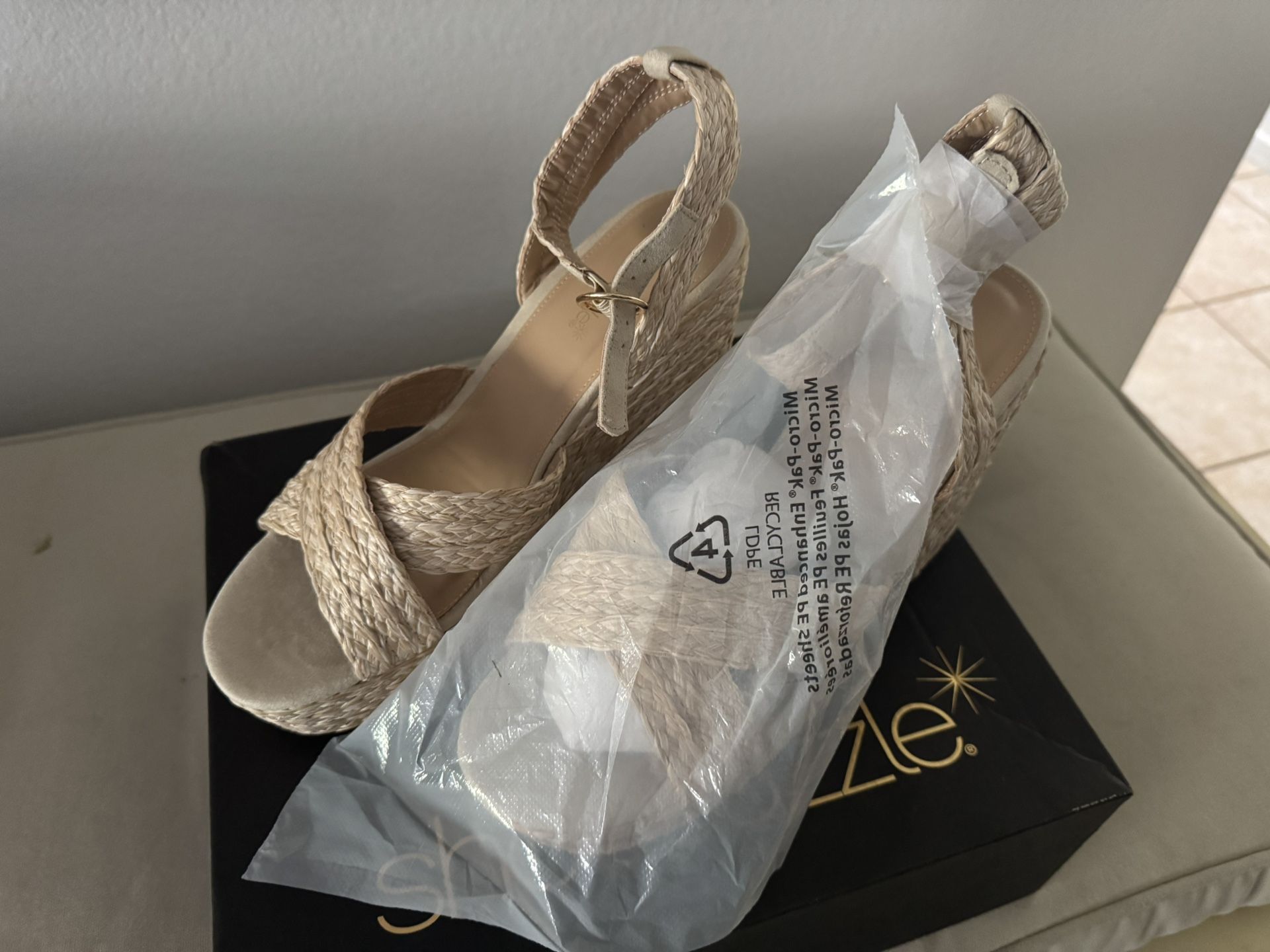 Shoedazzle Women Wedges