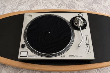 Technics SL-1200MK2 Direct Drive Turntable – Powers On