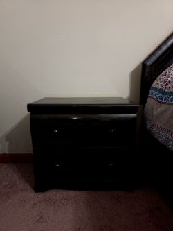 Complete 5-Piece Bedroom Set – $150