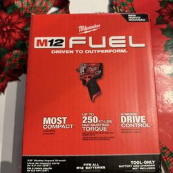 Milwaukee 3/8 Stubby Impact Wrench