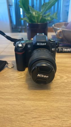 Nikon D80 DSLR Camera Bundle – Great Condition