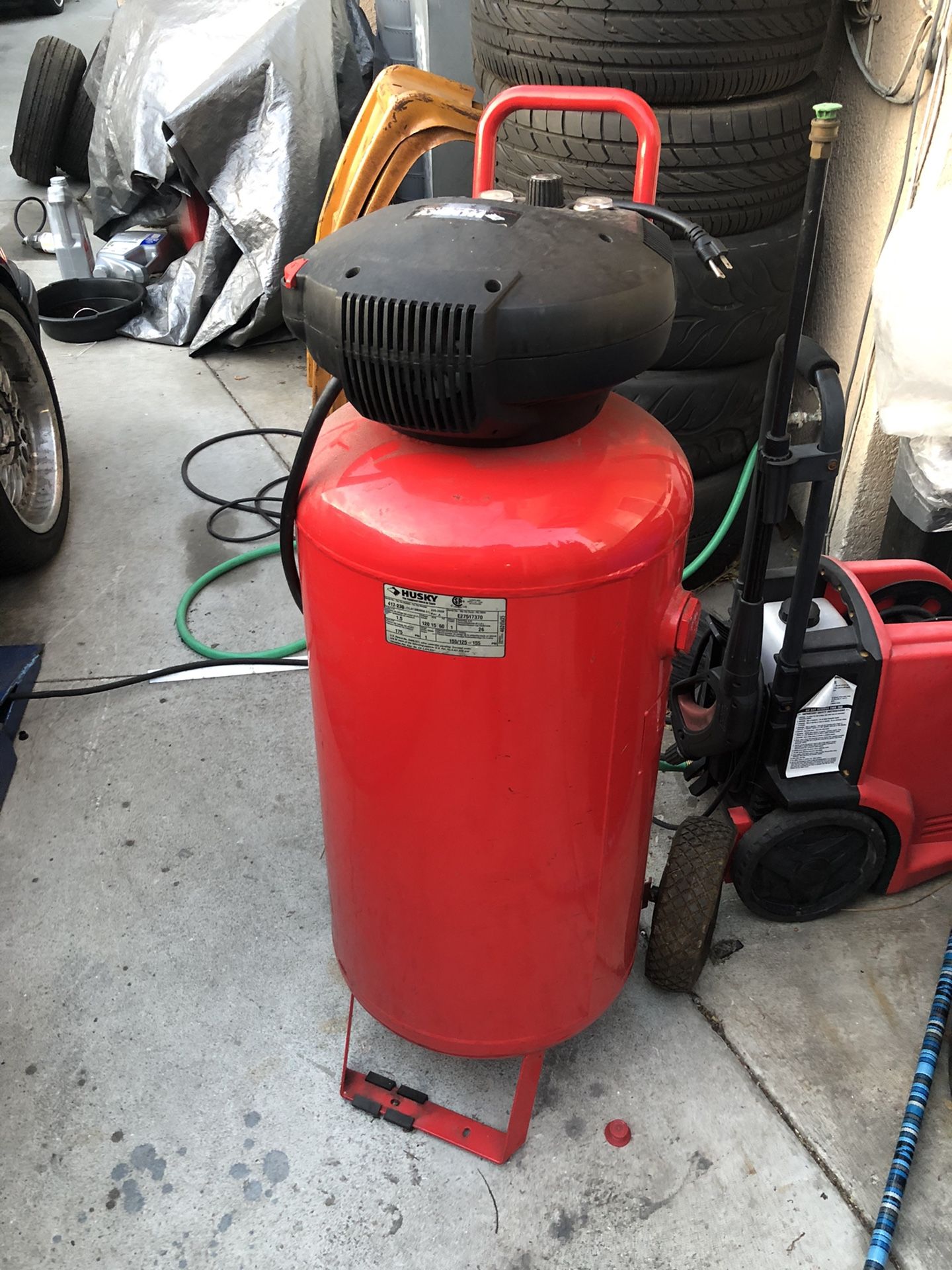 Husky 26 gallon air compressor for parts for Sale in Redondo Beach, CA