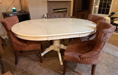 Pier 1 Dining Table & 4 Upholstered Chairs – Extendable Pedestal Table